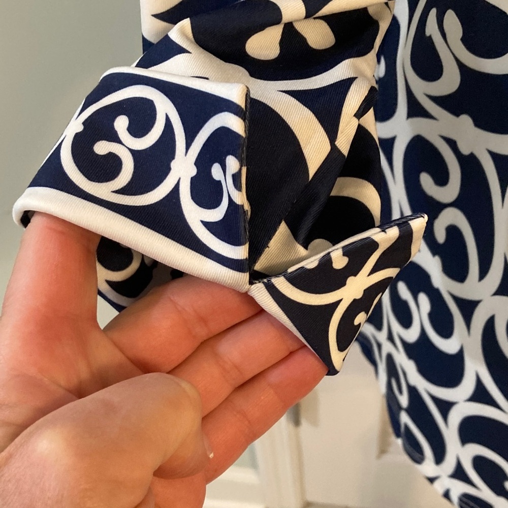 Gretchen Scott Designs Navy and White Patterned Top size L - Picture 4 of 6